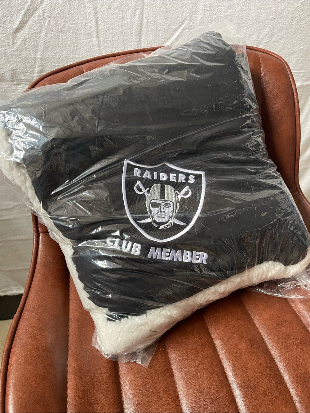 Las Vegas Raiders Club Member Black Sherpa lines throw blanket.